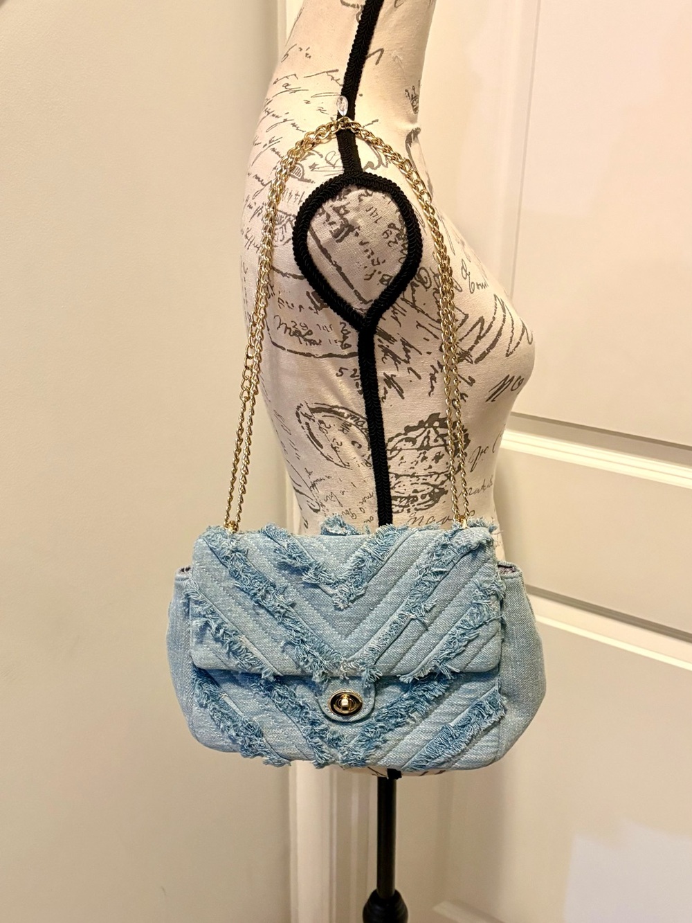 Urban Expressions NWOT Denim Chevron Gold Chain Crossbody Bag
